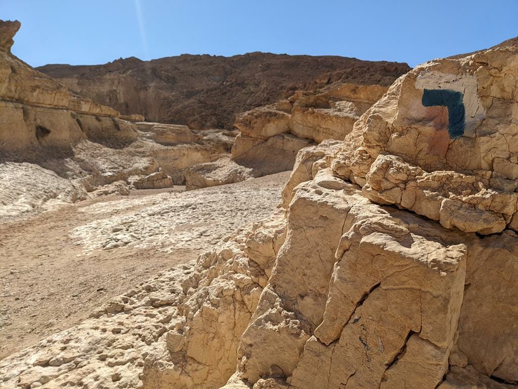 שביל ישראל בפרסת נקרות, מסלול אתגרי ויפה במכתש רמון, צילום: ד"ר ענת אביטל