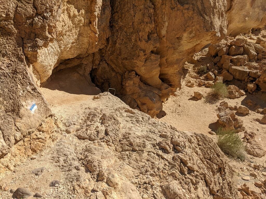 שביל ישראל בפרסת נקרות, מסלול מדברי אתגרי ויפה במכתש רמון, צילום: ד"ר ענת אביטל