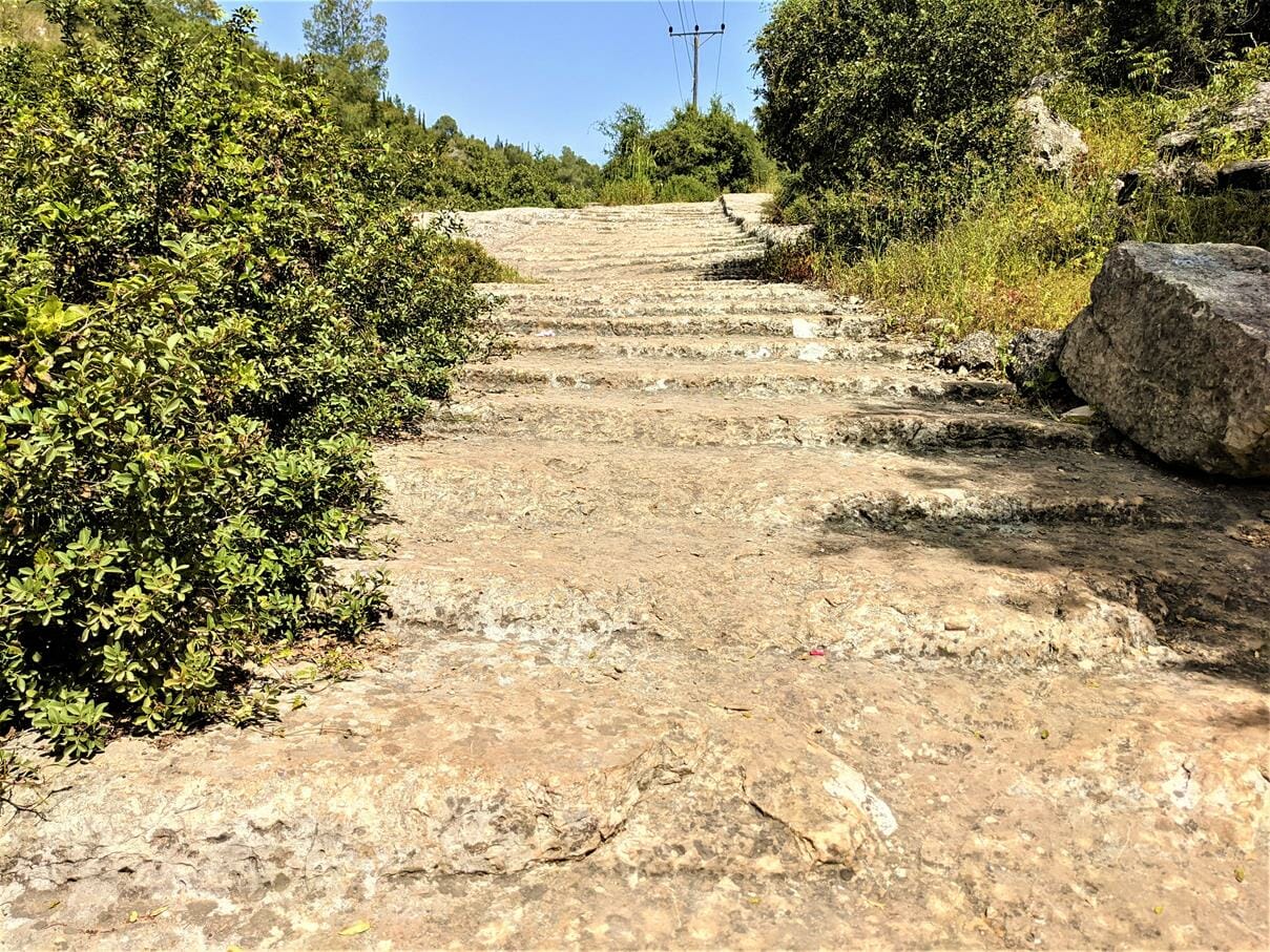 דרך הקיסר, מדרגות רומיות חצובות בסלע, צילום: ד"ר ענת אביטל