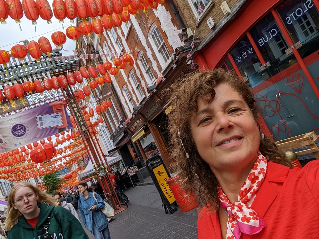 פנסים סיניים בצ'יינה טאון בסוהו בלונדון Chinatown Gate, צילום: ד"ר ענת אביטל