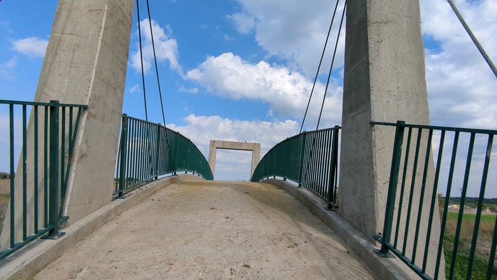 גשר הולכי רגל מעל נחל שורק, צילום: ד"ר ענת אביטל