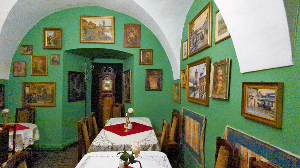 מסעדה בית קפה יהודית ברובע היהודי בקרקוב, פולין, צילום: ד"ר ענת אביטל