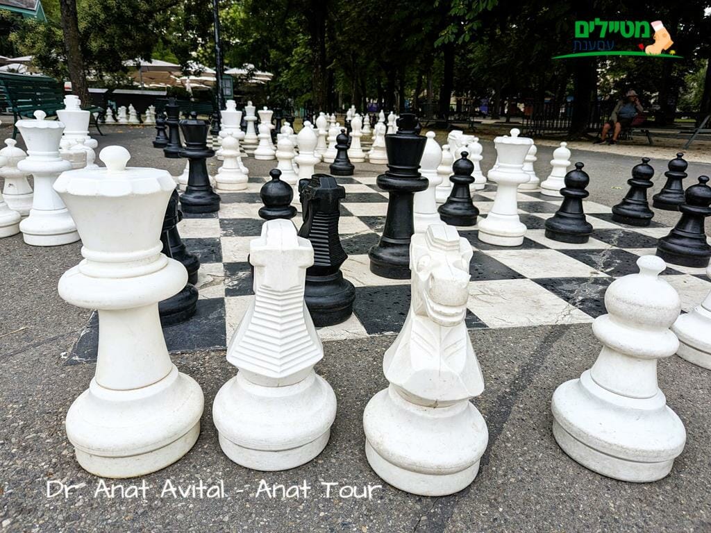 לוחות שחמט גדולים לטובת הקהל, פארק אוניברסיטת ז'נבה, צילום: ד"ר ענת אביטל
