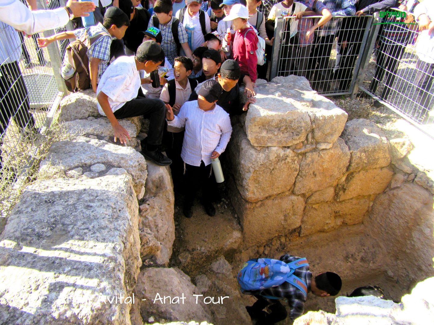 תלמידי תלמוד תורה חניכי הישיבות קריית גת בטיול חנוכה במודיעין
