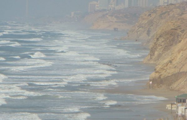 גן לאומי חוף השרון: טיול על מצוקי החוף ותצפיות יפות במרכז