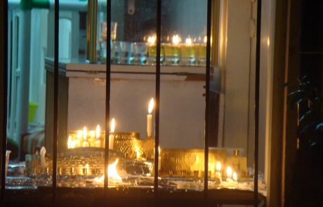 טיול חנוכיות בירושלים עם הרבה אור וסופגניות מתוקות