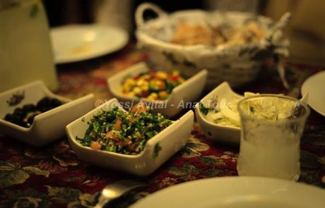 אירוח דרוזי ביתי בצפון הארץ: ארוחה דרוזית כשרה עשירה למטיילים בגליל