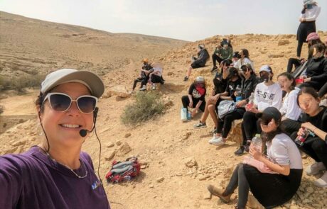 טיול שנתי סמינר תיכון בנות חרדיות, פסגות מירושלים, מרץ 2021: נחל ממשית, חולות צבעוניים והפעלות בפארק אגם ירוחם