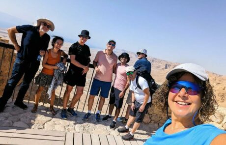 מצדה Masada לתיירים VIP משקיעים מחו"ל: נחיתה במסוקים במנחת בר-יהודה, עליה ברכבל, סיור מודרך במצדה | ספטמבר 2022