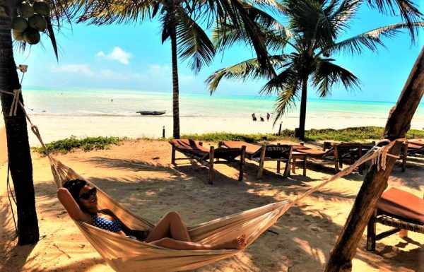 🏝️ טיול לזנזיבר – תכנון ומדריך עצמאי לחופים חלומיים וים טורקיז, ספורט ימי וצלילות, הבירה סטון טאון, שמורות טבע וצבים