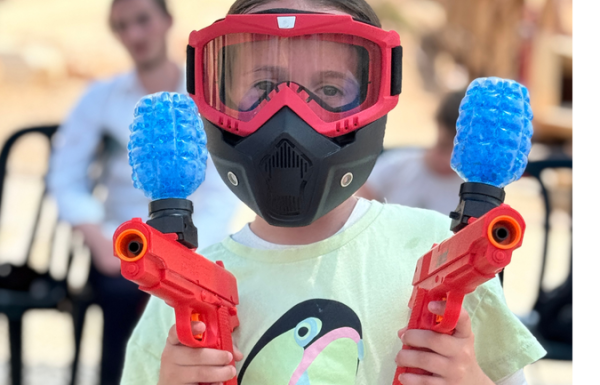 טיול שנתי לתלמידים חרדיים מתלמוד תורה שדרות – מי קדם, מחנה המעפילים עתלית וג'לי בול | יוני 2026